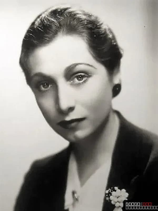 Aline MacMahon