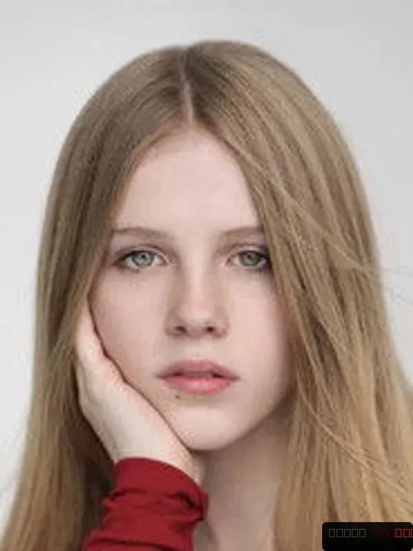 Alyla Browne