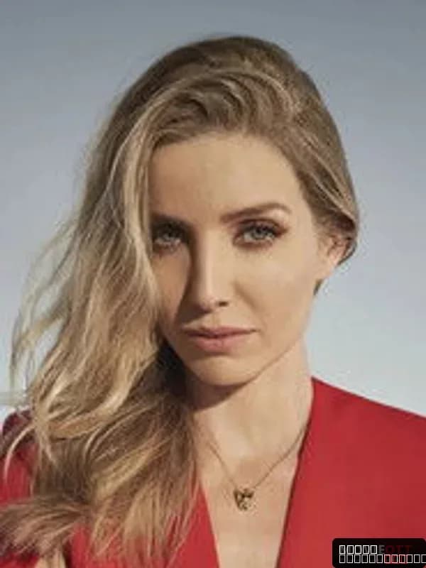 Annabelle Wallis