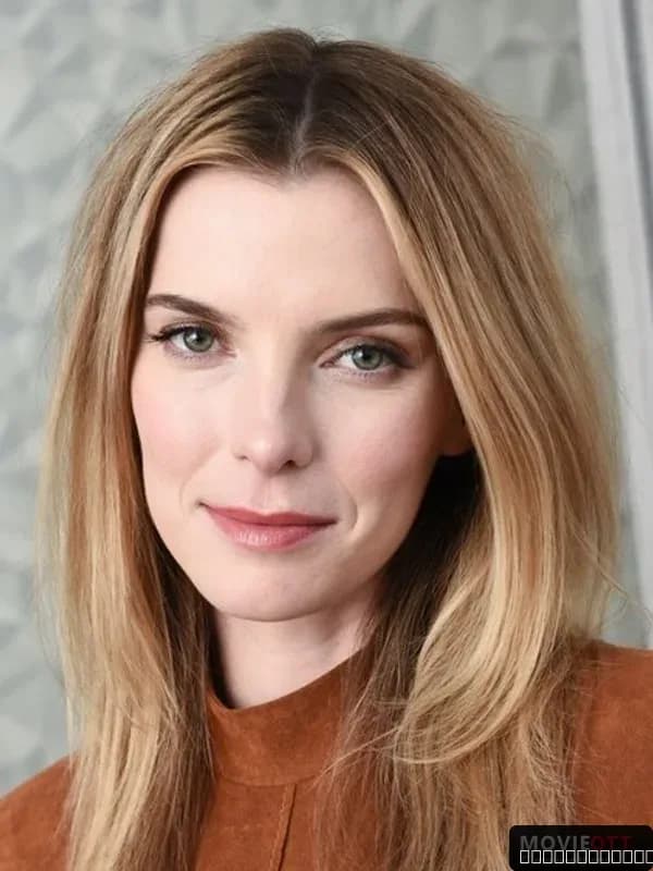 Betty Gilpin