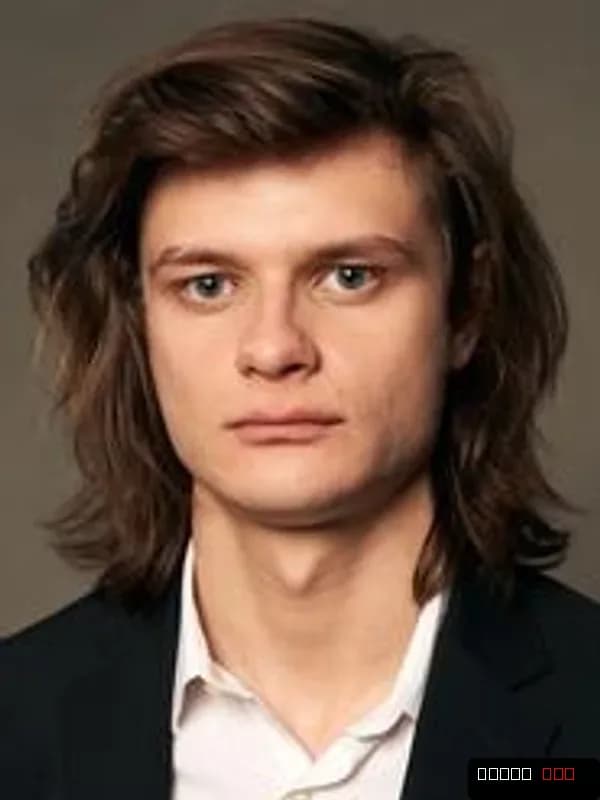 Charlie Tahan