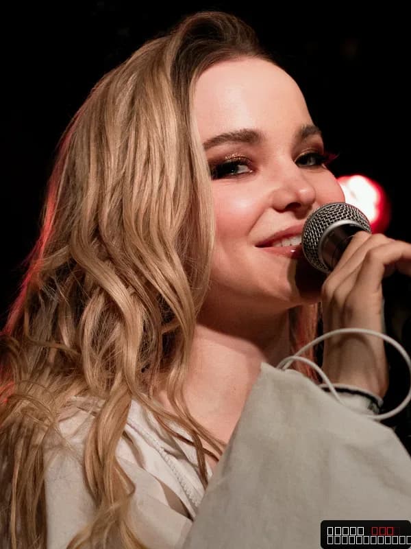 Dove Cameron