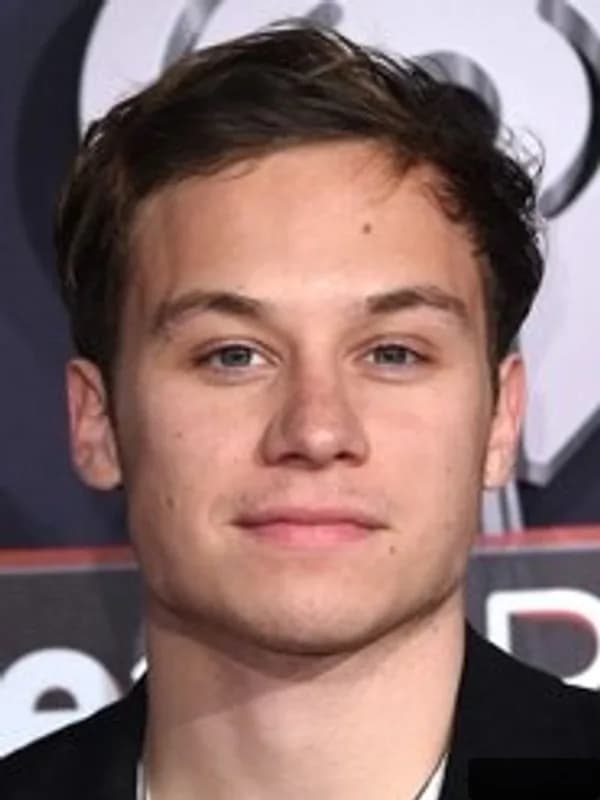 Finn Cole