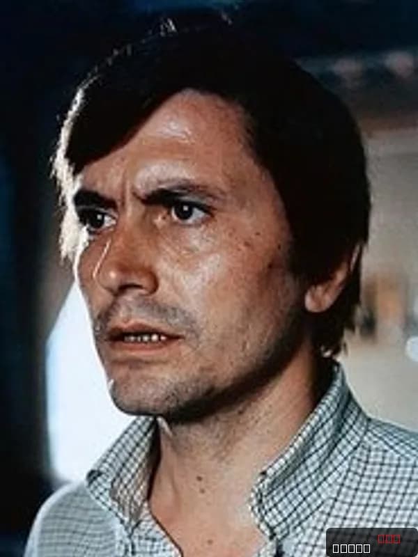 Giulio Brogi