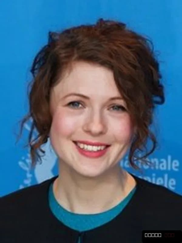 Hannah Steele