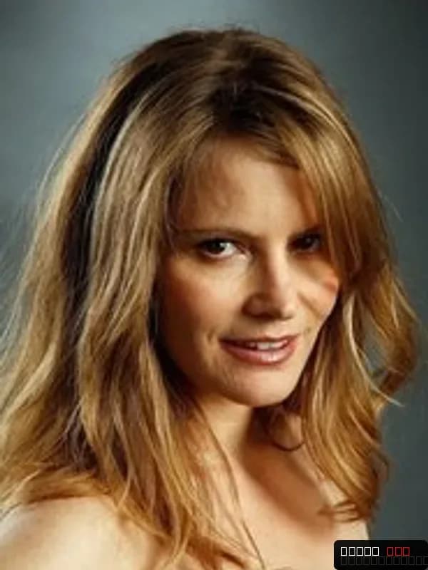 Jennifer Jason Leigh