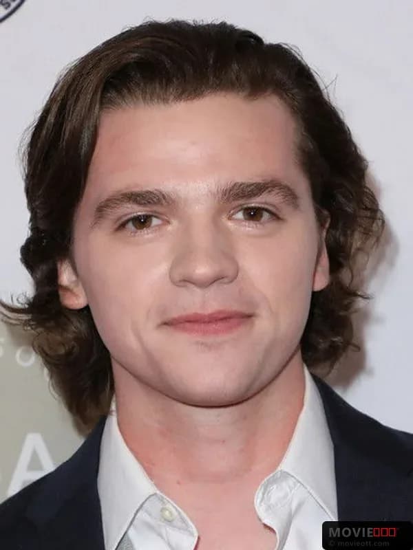 Joel Courtney