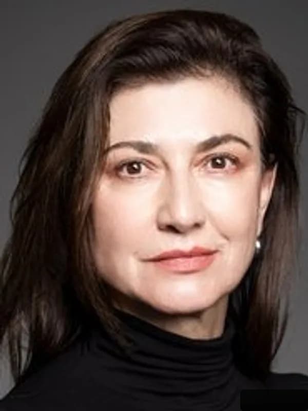 Leticia Huijara