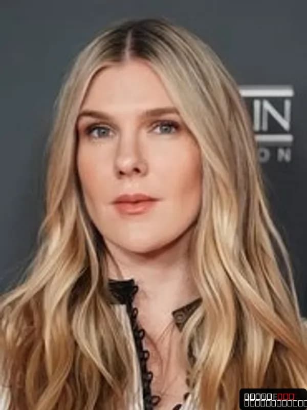 Lily Rabe