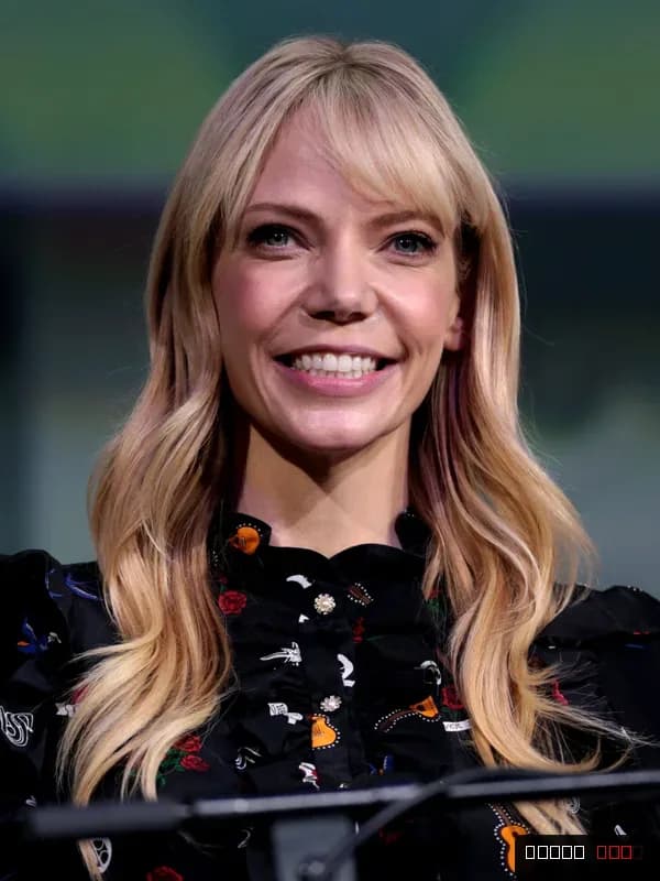 Riki Lindhome