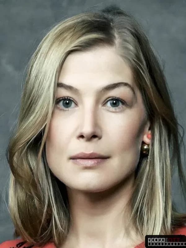 Rosamund Pike