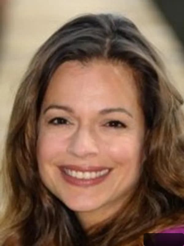 Suzan Anbeh