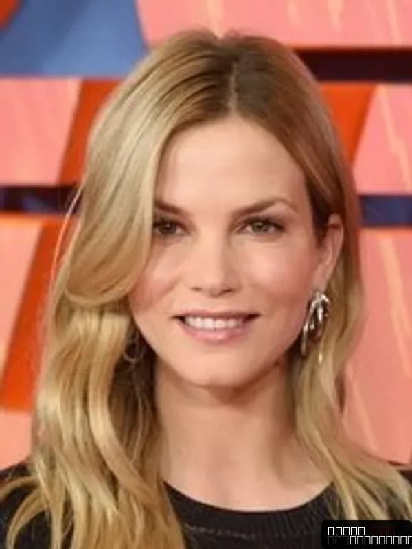 Sylvia Hoeks