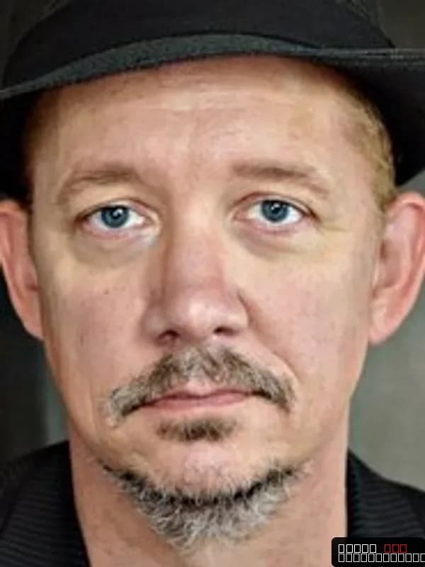 Tom Wood
