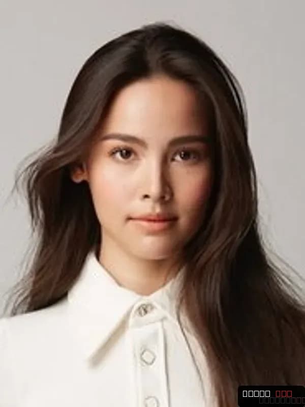Urassaya Sperbund
