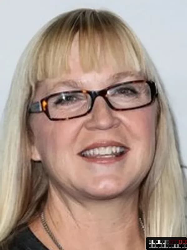 Carolyn Lawrence