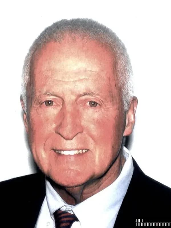 Cesar Serrano Prado "Parker"