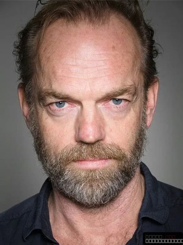 Hugo Weaving