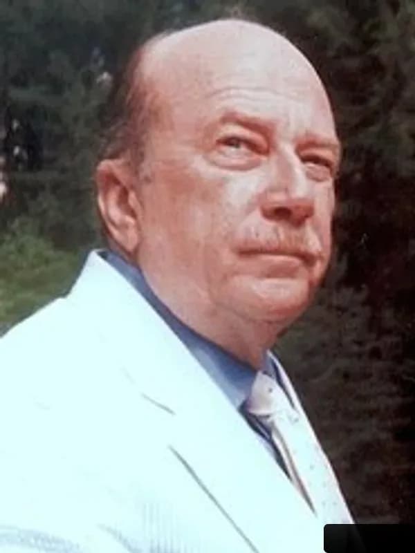 Macon McCalman