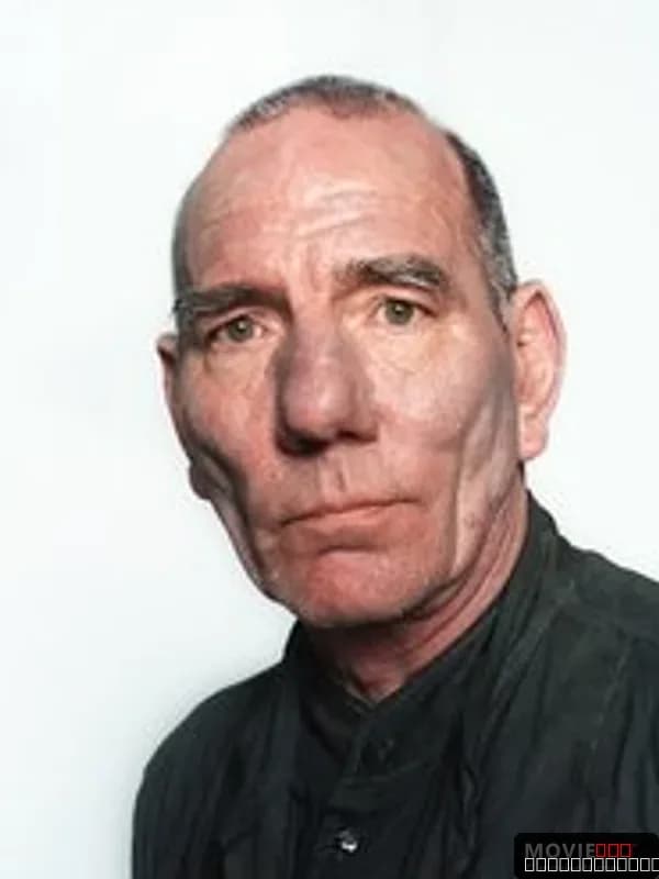 Pete Postlethwaite